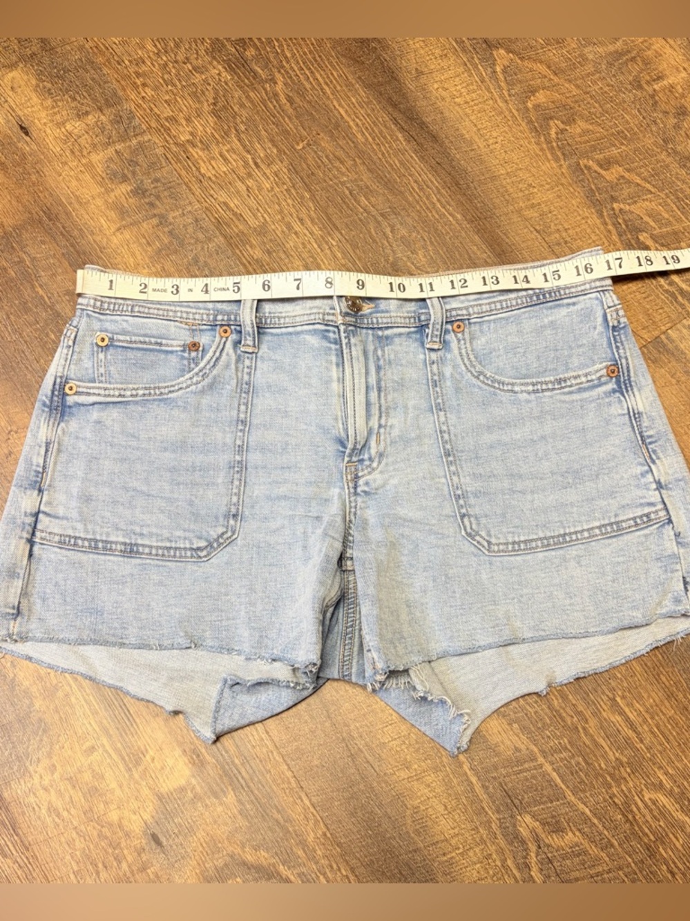 American Eagle Easy Shortie Denim Jean Shorts Womens 8 Elastic Back Waist - Picture 2 of 10